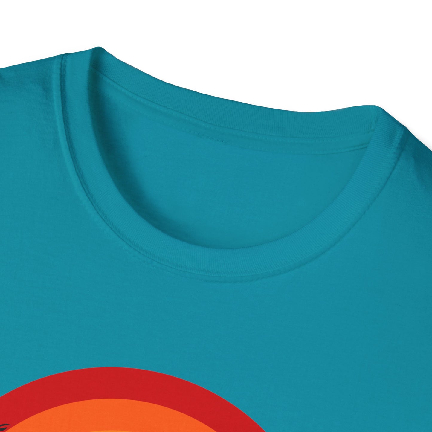 T-Shirt with Tropical Sunset Design, Relaxing Tee, Perfect for Beach Lovers, Great Gift for Vacations, Ideal for Summer Casual Wear